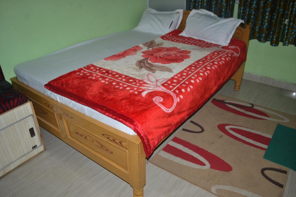 Hotel Sukh Sagar Inn Деогарх Экстерьер фото